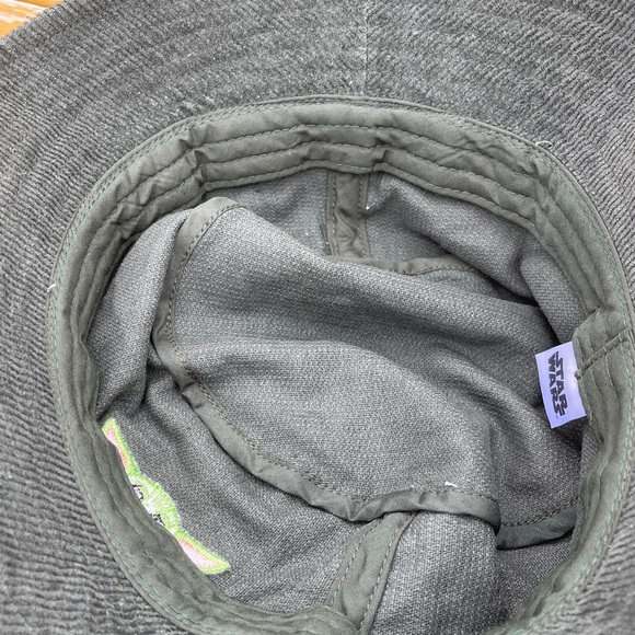 Star Wars The Mandalorian The Child Grogu Peeking Corduroy Bucket Hat Green OSFM - Picture 4 of 5
